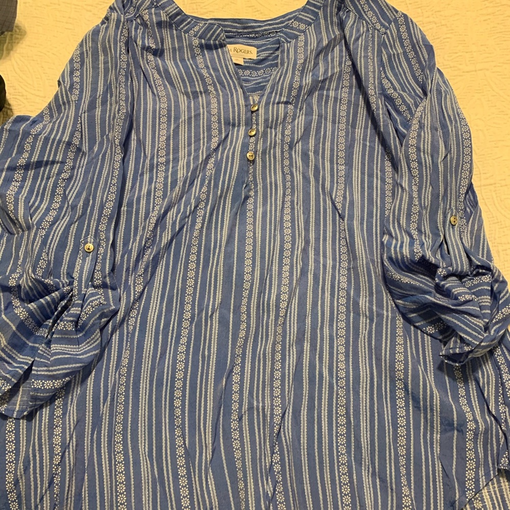 Button down blouse size xl blue and white